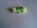 Figurine bébé (fille ou garçon) grenouille verte